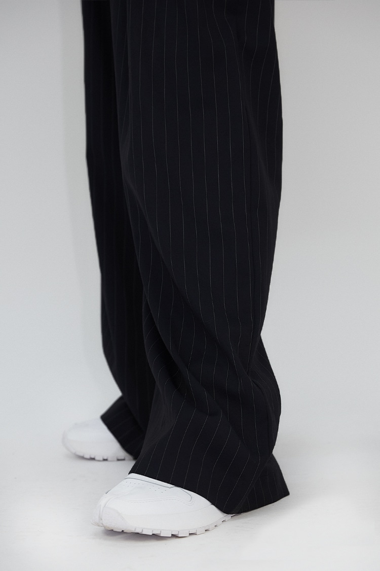 Diane wide-leg trousers in wool – Dark navy pinstripe